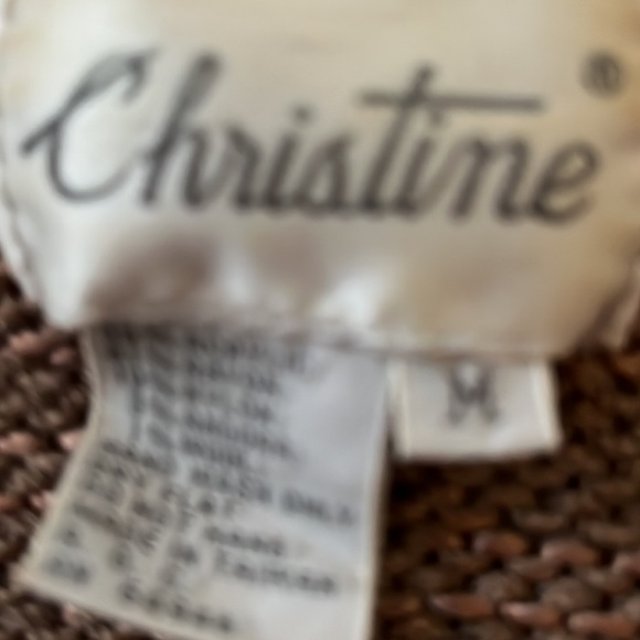 Gorgeous knit Sweater. Very Soft! Colors: Burnt Orange, Light Brown & Cream. - Picture 4 of 6